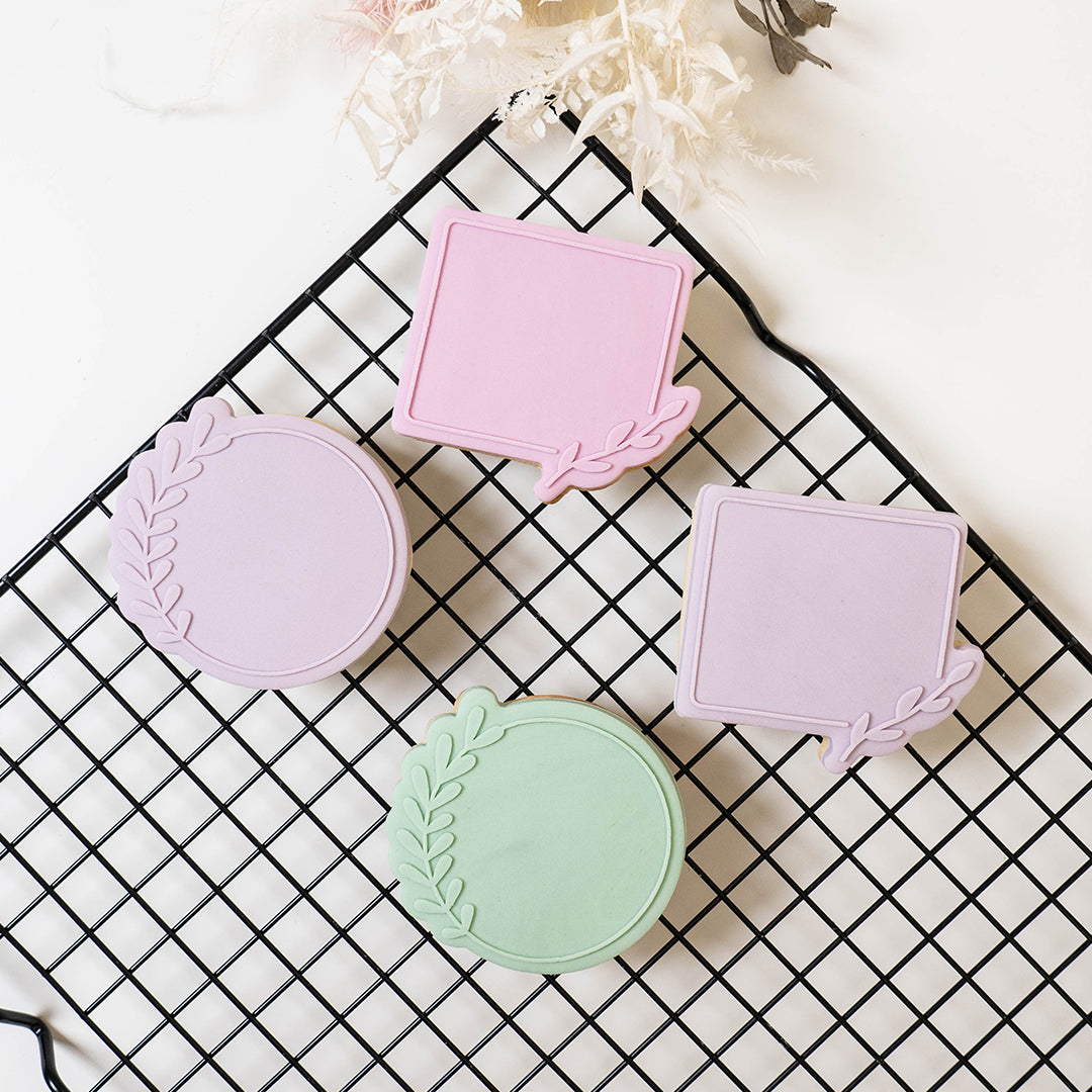 Round botanical frame with matching cutter