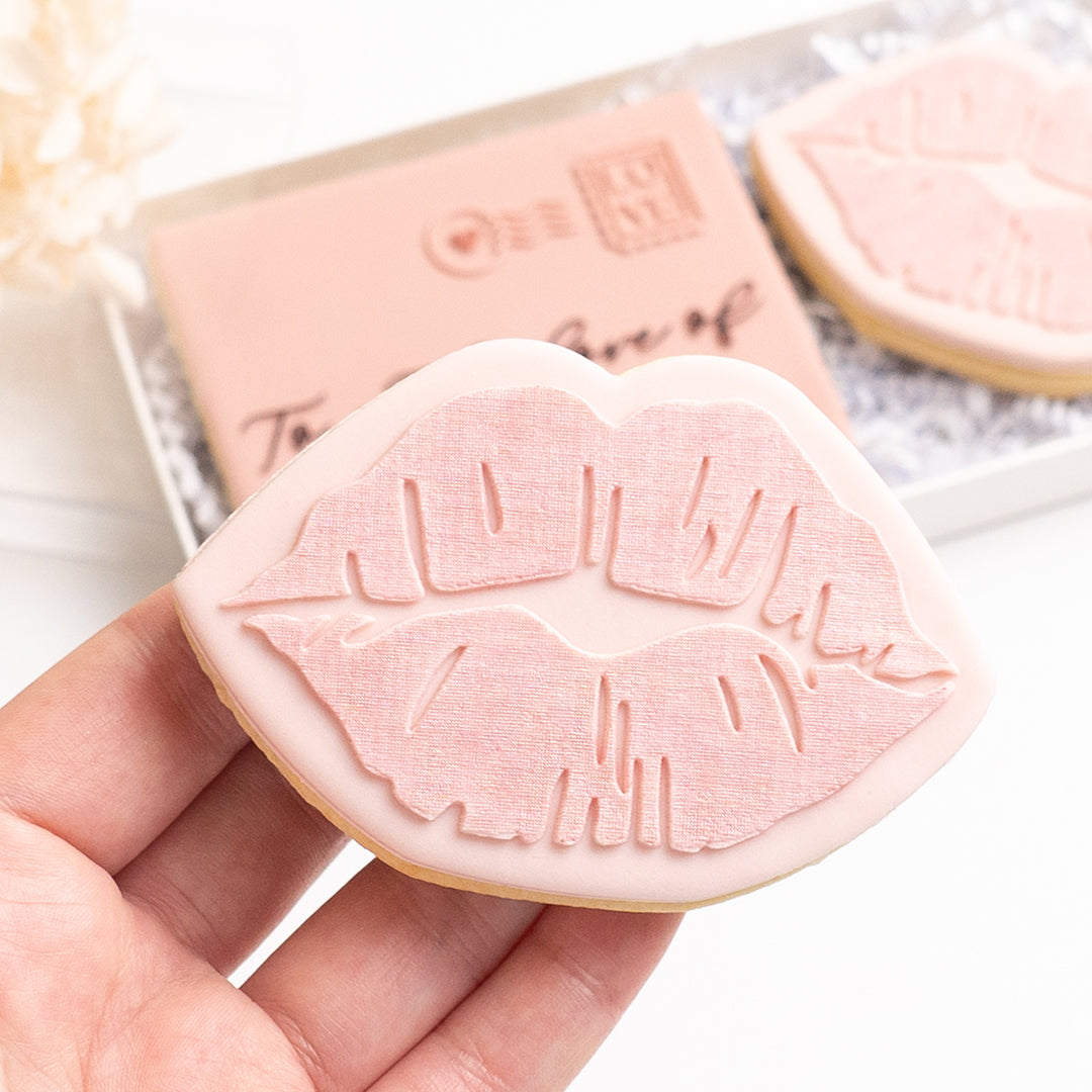 Kiss me stamp with matching cutter