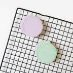 Round botanical frame with matching cutter